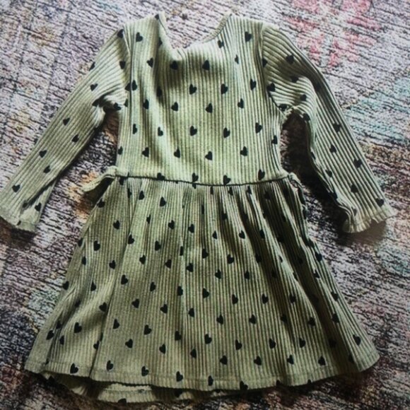 Kids Casual Dress with Heart Pattern - Picture 2 of 3